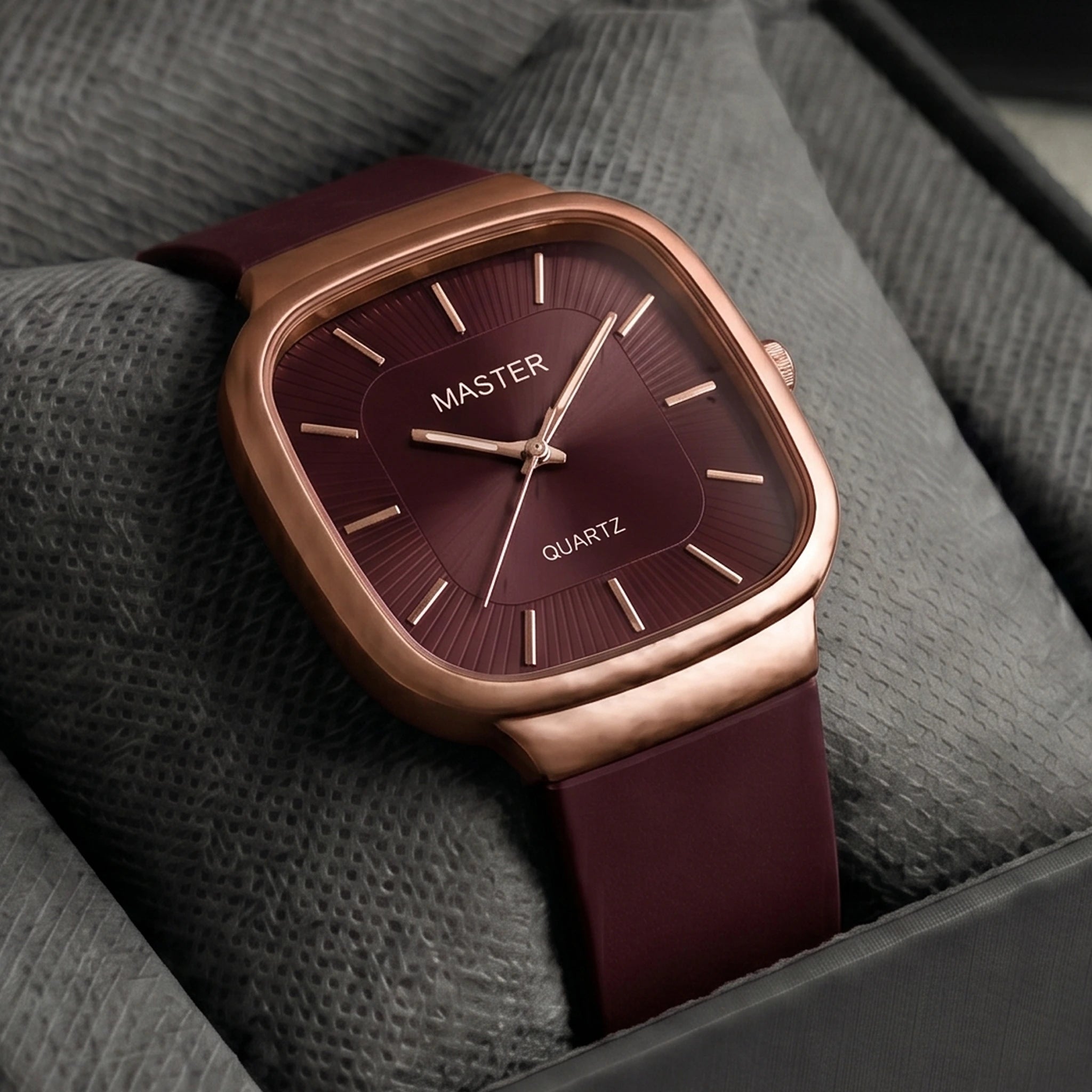 Master Quartz Silicon Strap Watch – Premium Everyday Timepiece